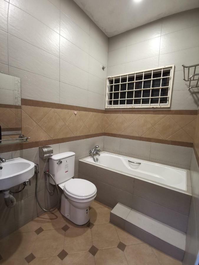 Ria Homestay Johor Bahru Exteriör bild